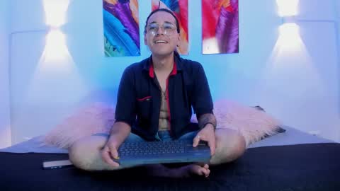 Snapshot of colecruz chatting on 15, 10, 2025 Cole online show from 15, 10, 2025
