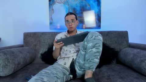 Snapshot of colecruz chatting on 16, 10, 2025 Cole online show from 16, 10, 2025