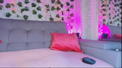 Snapshot of colett_hall chatting on 12, 9, 2025 colett online show from 12, 9, 2025