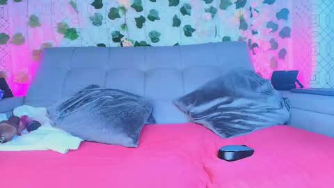 Snapshot of colett_hall chatting on 6, 10, 2025 colett online show from 6, 10, 2025