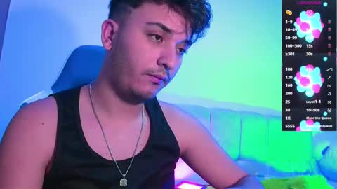 Snapshot of collage_hot25 chatting on 7, 10, 2025 javier online show from 7, 10, 2025