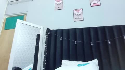  GRETCHEN  online show from 15, 2, 2025