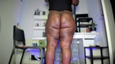 Snapshot of colorfullydark chatting on 9, 9, 2025 Noni online show from 9, 9, 2025