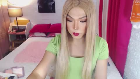 Snapshot of commanderofsexx chatting on 6, 1, 2026 QUEEN SABRINA online show from 6, 1, 2026