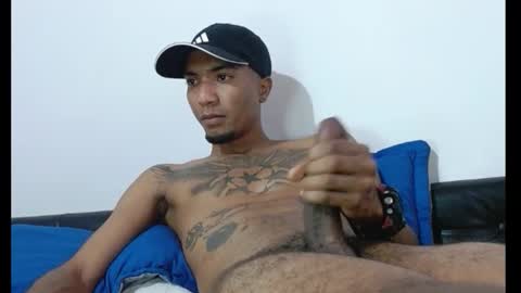 Snapshot of comoseria1927realg4life chatting on 9, 1, 2026 comoseria1927realg4life online show from 9, 1, 2026