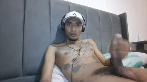 Snapshot of comoseria1927realg4life chatting on 21, 6, 2026 comoseria1927realg4life online show from 21, 6, 2026