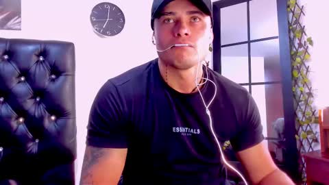 Snapshot of connorsmith_26 chatting on 19, 2, 2025 Connor Smith online show from 19, 2, 2025