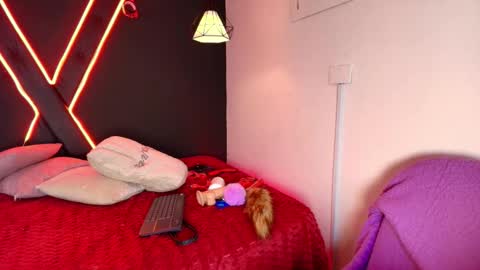 cookie_bit_ online show from 9, 11, 2025