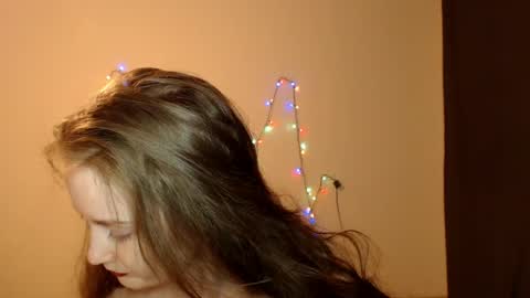 Snapshot of coolamber chatting on 9, 5, 2026 Amber online show from 9, 5, 2026