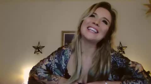 cora_jones4 online show from 20, 4, 2026