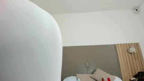 C O R A  L online show from 5, 12, 2025