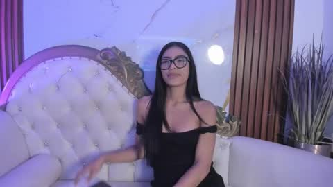 Snapshot of coraliebronson chatting on 11, 11, 2025 Coralie Bronson online show from 11, 11, 2025