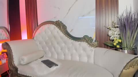 Snapshot of coraliebronson chatting on 4, 12, 2025 Coralie Bronson online show from 4, 12, 2025