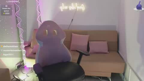 Snapshot of coraline_tay chatting on 6, 3, 2025 Carolina online show from 6, 3, 2025