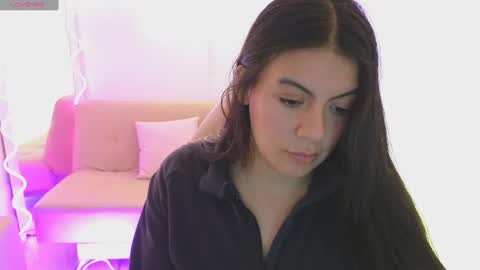 Snapshot of coraline_tay chatting on 12, 3, 2025 Carolina online show from 12, 3, 2025