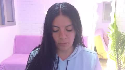 Snapshot of coraline_tay chatting on 14, 9, 2025 Carolina online show from 14, 9, 2025