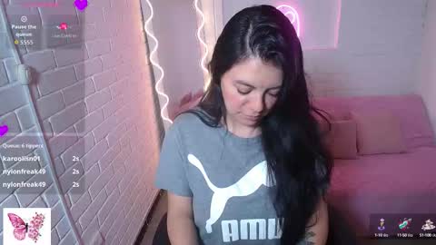 Snapshot of coraline_tay chatting on 19, 9, 2025 Carolina online show from 19, 9, 2025