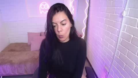 Snapshot of coraline_tay chatting on 10, 10, 2025 Carolina online show from 10, 10, 2025