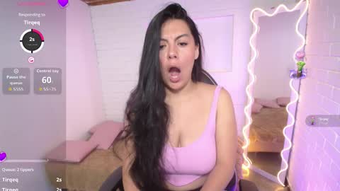 Snapshot of coraline_tay chatting on 17, 10, 2025 Carolina online show from 17, 10, 2025