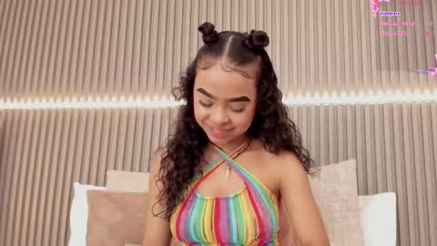 coralineross_ online show from 12, 2, 2025