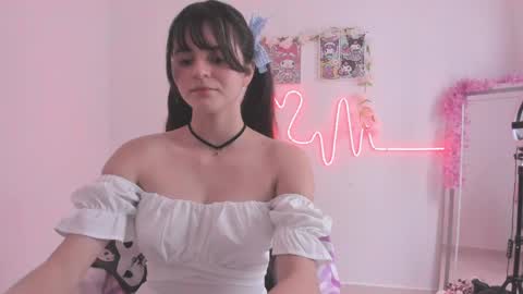 Snapshot of coralinexxx07 chatting on 3, 5, 2026 Coraline uwu Bienvenidos al dulce mundo de Coraline Hola amores soy Coraline Una chica tierna juguetona online show from 3, 5, 2026