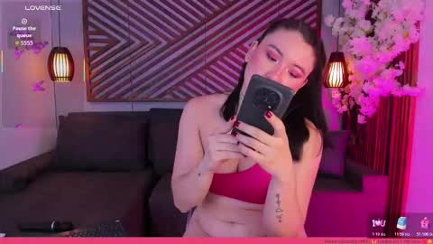 Snapshot of coralquinn chatting on 25, 11, 2025 online show from 25, 11, 2025