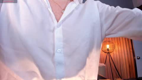 Snapshot of corinnerusso chatting on 6, 3, 2025 Corinne Russo online show from 6, 3, 2025