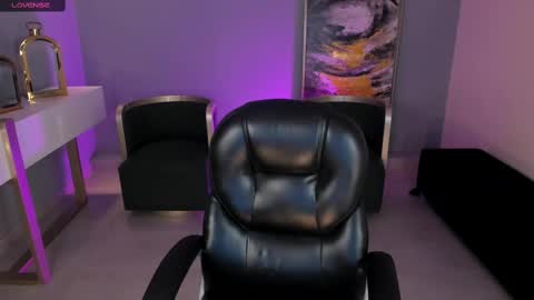 Snapshot of corinnerusso chatting on 23, 9, 2025 Corinne Russo online show from 23, 9, 2025