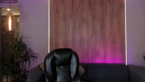 Snapshot of corinnerusso chatting on 30, 9, 2025 Corinne Russo online show from 30, 9, 2025