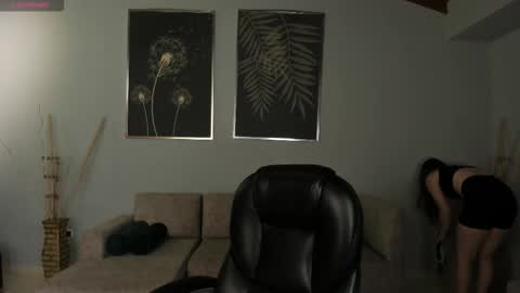 Snapshot of corinnerusso chatting on 24, 11, 2025 Corinne Russo online show from 24, 11, 2025