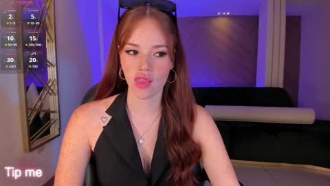 Snapshot of corinnerusso chatting on 29, 11, 2025 Corinne Russo online show from 29, 11, 2025