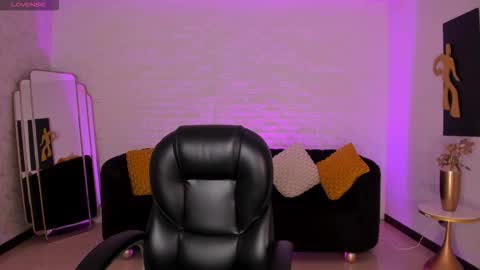 Corinne Russo online show from 23, 12, 2025