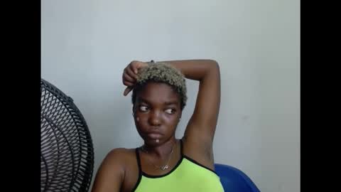 Snapshot of cornxcuntx chatting on 24, 10, 2025 cornxcuntx online show from 24, 10, 2025