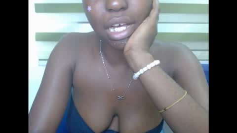 Snapshot of cornxcuntx chatting on 17, 11, 2025 cornxcuntx online show from 17, 11, 2025