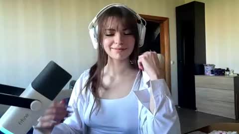 corrienavanjo online show from 17, 7, 2026
