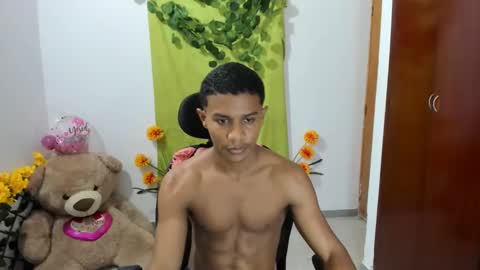 Snapshot of corzoethan chatting on 6, 1, 2025 Ethan online show from 6, 1, 2025