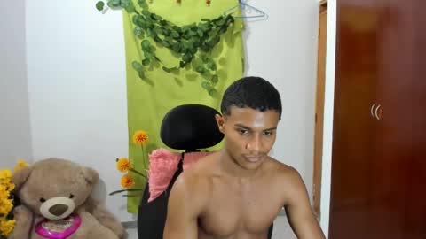 Snapshot of corzoethan chatting on 5, 2, 2025 Ethan online show from 5, 2, 2025