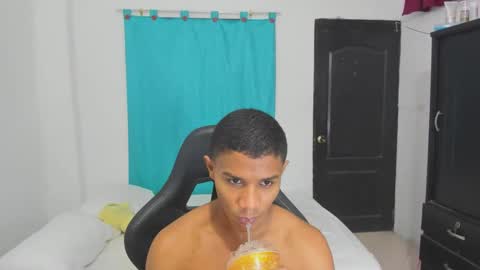 Snapshot of corzoethan chatting on 28, 9, 2025 Ethan online show from 28, 9, 2025