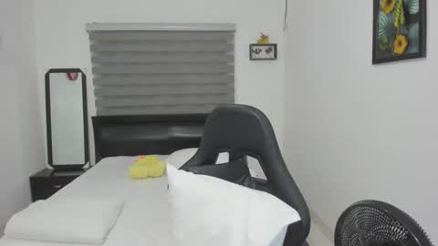 Snapshot of corzoethan chatting on 6, 11, 2025 Ethan online show from 6, 11, 2025