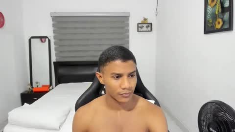 Snapshot of corzoethan chatting on 16, 11, 2025 Ethan online show from 16, 11, 2025