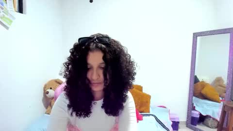 Snapshot of cositarika__ chatting on 5, 10, 2025 Lunita online show from 5, 10, 2025