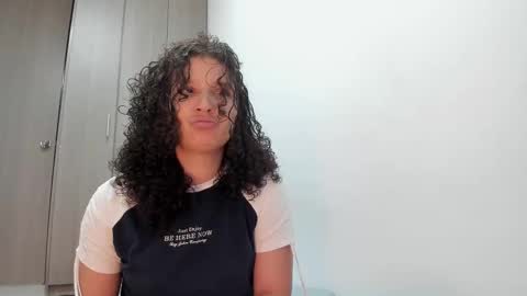 Snapshot of cositarika__ chatting on 6, 10, 2025 Lunita online show from 6, 10, 2025