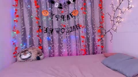 Snapshot of cosmic_girll chatting on 8, 11, 2025 Alice online show from 8, 11, 2025