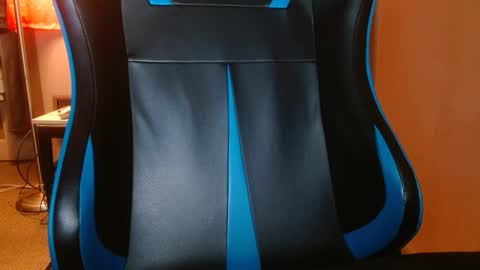 Snapshot of cosmicjones88 chatting on 4, 1, 2025 cosmicjones88 online show from 4, 1, 2025