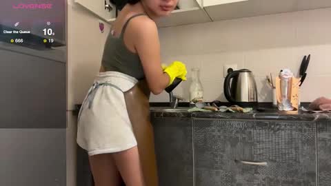 Snapshot of cosmo_pussy chatting on 5, 12, 2025 Lina online show from 5, 12, 2025