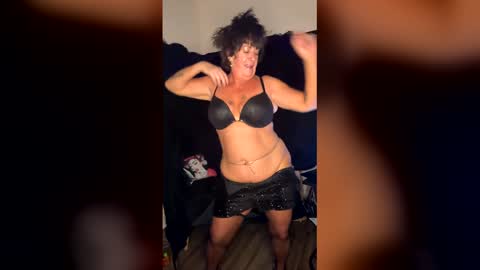 cougarbratz online show from 23, 5, 2026