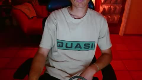 Snapshot of couldbesleeping chatting on 17, 11, 2025 couldbe online show from 17, 11, 2025