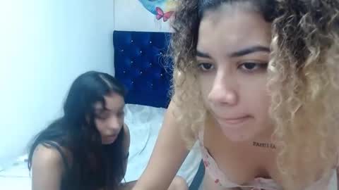 couple_lesbian_zhara_sophia online show from 18, 1, 2025