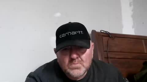 Snapshot of couple_pleaser1 chatting on 18, 1, 2026 Ieathairytacos online show from 18, 1, 2026