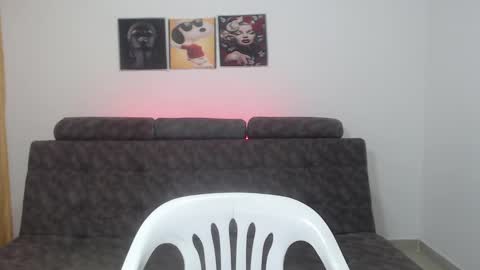  ALEJANDRO Y EMILY  online show from 11, 3, 2025